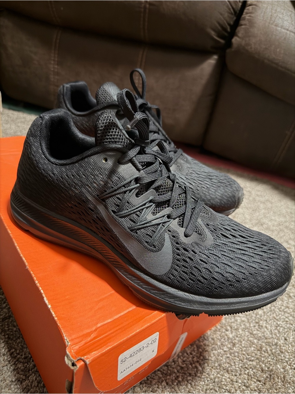 Nike Women's Black Mesh Running Shoes - Picture 3 of 5